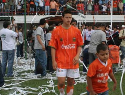 Envigado fue el primer equipo donde James Rodríguez jugó como profesional. Debutó a los 14 años en el 2006, año en el que descendió con el equipo naranja, pero un año después ganó el título de la segunda división con este equipo.