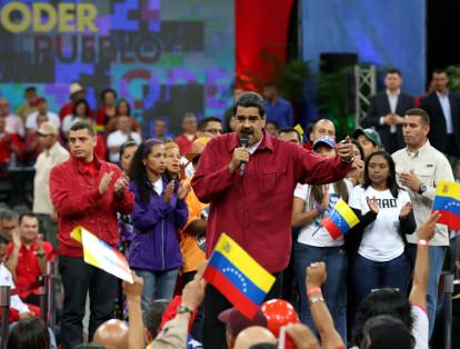 El 27 de junio, Maduro aseguró que el chavismo se iría "a las armas" en su país para hacer lo que no se conseguiría "con los votos" en caso de que la nación se sumiera en la "violencia" y fuese destruida la revolución bolivariana.