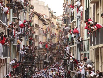 El evento se hace todos los días entre el 7 y el 14 de julio, además, tiene una duración de entre dos y tres minutos. Aunque esta actividad es peligrosa, la corrida es la celebración más importante de Pamplona.