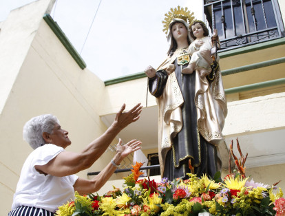 La Virgen del Carmen es la  patrona de todo tipo de vehículos sobre la tierra, el mar e incluso el aire, hoy la bahía de Cartagena celebra.