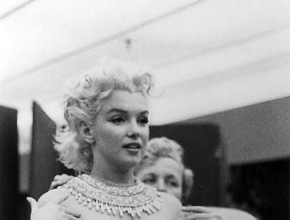 En 2010, la diva estadounidense Marilyn Monroe fue noticia por su vida sexual. Según el informe revelado, la icónica actriz participó en orgías con Frank Sinatra, Sammy Davis Jr. y los hermanos Ted, Robert y John F. Kennedy.