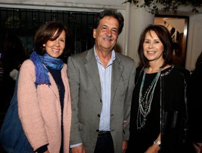 María del Rocío Amaya, Jorge Amaya y Francina Arévalo.