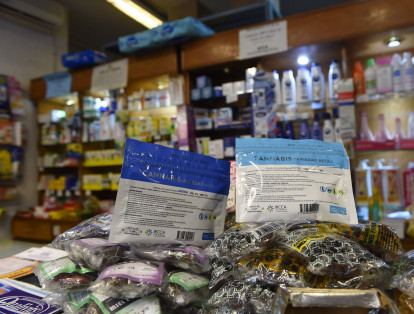 Uruguay empieza a vender marihuana en farmacias