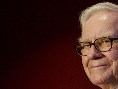 Warren Buffett
Buffett es un inversionista estadounidense, considerado como uno de los hombres más ricos del mundo y el mayor accionista de Berkshire Hathaway. De acuerdo con Forbes este hombre donó 25.54 mil millones de dólares, lo equivalente al 39% de su patrimonio.
