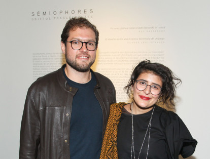 Jaime Eduardo Zawadzki y la artista Aysha Bilgrami.