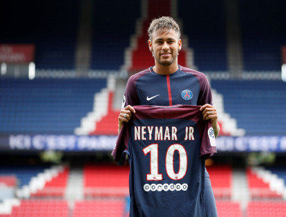 Presentación oficial de Neymar Jr. en el PSG.