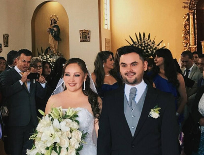 En la fotografía que Ana Victoria publicó en su red social, comenta: “Hoy, el día más importante de mi vida me casé de verdad… Les comparto mi alegría… Te amo esposo mío”.