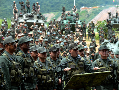 En conferencia de prensa, el Ministro de Defensa venezolano Vladimir Padrino López calificó de “delirantes” y “locas” las amenazas de Donald Trump.