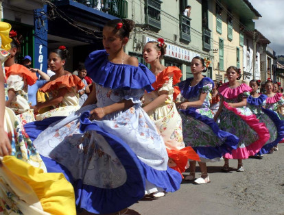 Festival Nacional de Pasillo Colombiano: Desde el 18 de agosto se celebra en el municipio de Aguadas, Caldas, este festival que homenajea a los hermanos Gonzálo, Héctor y Pacho  Hernández, quienes fueron los embajadores de los ritmos del pasillo colombiano en el mundo.