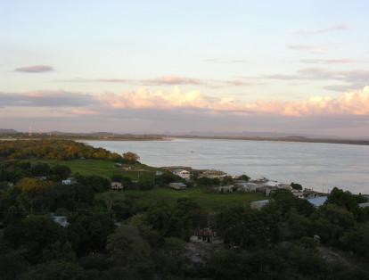 Puerto Carreño, capital del Vichada, se lleva el cuarto lugar con la temperatura más alta en el país. El promedio anual de temperatura es de 33,3 grados centígrados.