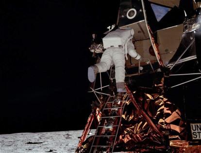 El Apolo 11 alunizó el 20 de julio de 1969, con los astronautas Neil Armstrong y Edwin Buzz Aldrin en el
Mar de la Tranquilidad