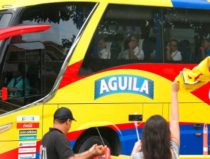 El corredor vehicular, que se habilitó de manera temporal para garantizar el traslado de la Tricolor hacia la ciudad venezolana de San Cristóbal, estuvo rodeado de expresiones de euforia.