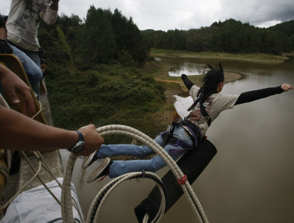 Rodrigo Montenegro Rodríguez murió al lanzarse del ‘bungee jumping’ en el puente de Gachalá, en Cundinamarca, el mes de abril en 2011. La cuerda se rompió mientras el bogotano realizaba el salto.