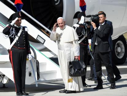 El papa tiene previsto llegar a la capital colombiana a las 4:30 p. m.