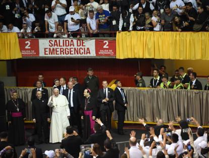 El Papa estuvo acompañado por las principales autoridades religiosas de la ciudad de Medellín.