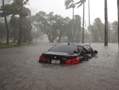 Irma atravesó los cayos del sur de Florida con fuerza de categoría 4 y vientos de 215 kilómetros por hora,