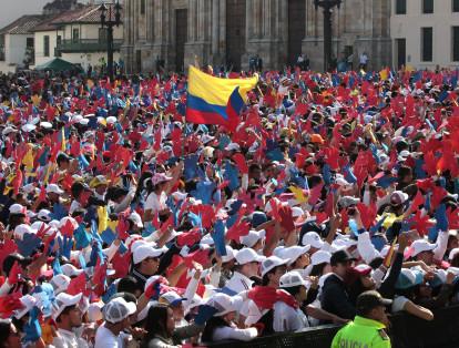 Según el IDRD, unos 24.500 jóvenes asistieron a la plaza de Bolívar, el jueves en la mañana, al encuentro con el papa Francisco.