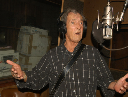Octavio Mesa, el llamado 'Rey de la parranda', murió el 12 de marzo de 2007 en Medellín. Habría sido víctima de un infarto. Juanes fue uno de sus grandes admiradores e incluso varias de sus famosas canciones como La Camisa Negra, estuvieron inspiradas en la música guasca de Mesa.