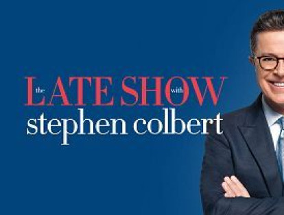 'The Late Show with Stephen Colbert' es un 'tv show' grabado y emitido desde New York que habla de temas políticos y de coyunturas americanas.