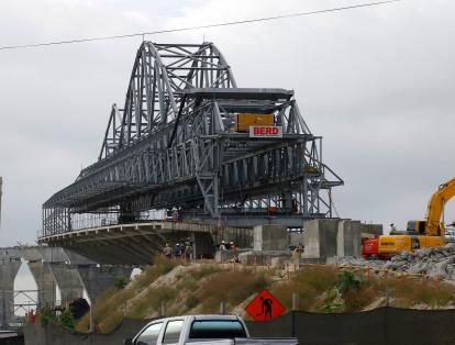 El nuevo puente Pumarejo tendrá una doble calzada de tres carriles cada una, y contará también con andenes y ciclorutas.