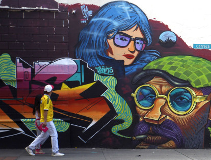 100 artistas urbanos transformaron las calles de Medellín. Reconocidos muralistas y escritores del grafiti embellecieron las calles de la ciudad durante el Quinto Foro de Arte Urbano: Pictopía, a ciudades mudas paredes parlantes. Este año la temática fue una apuesta por los mundos diversos y por la transformación del centro de Medellín.
