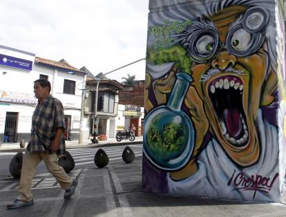100 artistas urbanos transformaron las calles de Medellín. Reconocidos muralistas y escritores del grafiti embellecieron las calles de la ciudad durante el Quinto Foro de Arte Urbano: Pictopía, a ciudades mudas paredes parlantes. Este año la temática fue una apuesta por los mundos diversos y por la transformación del centro de Medellín.