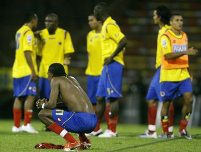 Sudáfrica 2010
Colombia quedó eliminada una fecha antes del final de la eliminatorias, tras perder 2-4 con Chile en Medellín, el 10 de octubre de 2009.