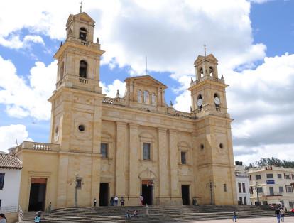 Ubicado en Boyacá, es un templo consagrado a la Virgen del Rosario de Chiquinquirá. Su construcción data de 1796.
