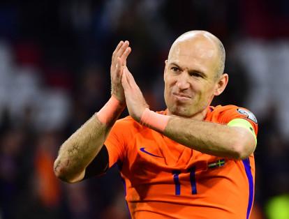 Arjen Robben. El holandés, también del Bayern Munich, anotó un doblete en la victoria 2-0 contra Suecia; sin embargo, su equipo necesitaba ganar ese partido por siete goles.