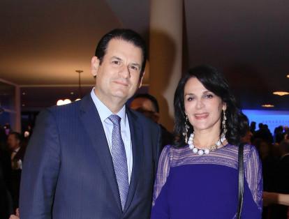 Luis Carlos Sarmiento Gutiérrez y Adriana Sarmiento.