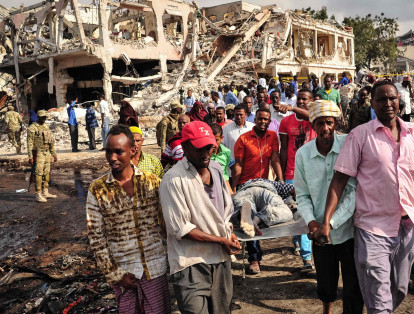El segundo ataque, con idéntico 'modus operandi', se llevó al cabo al lado de un concurrido mercado situado junto a la antigua sede de la aerolínea nacional Somalia Airlines en el distrito de Wadajir.