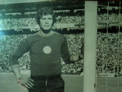 El argentino Luis Gerónimo López se nacionalizó y atajó para la Selección Colombia en 1977.