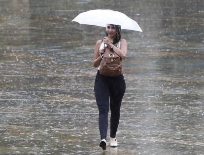 Fuertes lluvias se han presentado durante esta semana en Medellín, los niveles del río Medellín y algunas quebradas han subido sus niveles pero sin presentar desbordamiento.