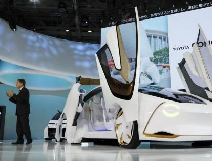 El Toyota Aisha forma parte de la línea Concept I. Es un auto inteligente que se espera probar en ruta en 2020. El vehículo es de propulsión a hidrógeno y está equipado con cámaras que detectan el estado de ánimo del conductor.