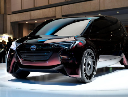 Toyota Fine Confort Ride tiene como una de sus innovaciones la inteligencia artificial y en el interior tiene proyección en todos los vidrios.