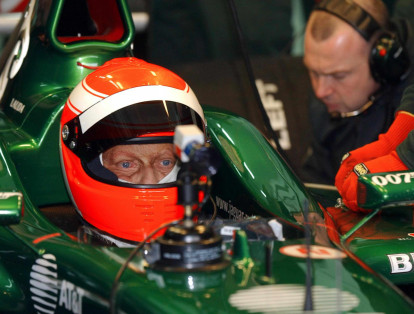 8) Con tres campeonatos, el austriaco Niki Lauda ocupa la octava posición: 1975, 1977 (Ferrari) y 1984 (McLaren-Tag Porsche). Foto del 2002.