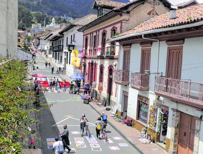 En el histórico barrio La Candelaria, en el centro de Bogotá, dicen que al parecer es rondado por fantasmas. Algunos piensan que son almas en pena que dejó en Bogotazo.