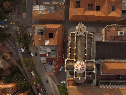 Entre los lugares que han señalado con espantos en este sector de Bogotá está el Café de La Bruja, una residencia conocida como Puerta del Sol y el Instituto Colombiano de Antropología.