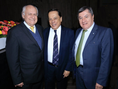 Manuel Elkin Patarroyo, Javier Ayala y Fernando Barrero.