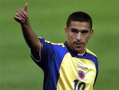 Para la Copa América de 2001, en la que Colombia fue sede y campeón, volvió a cambiar el uniforme, que tuvo utilidad hasta 2002.