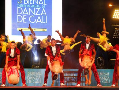 Además de la presencia internacional, la Bienal tuvo participación de 26 compañías nacionales de baile provenientes de lugares como Chocó, Medellín y Cali. En la foto: Agrupación Jocaycu, sentir Étnico de la Universidad de San Buenaventura.