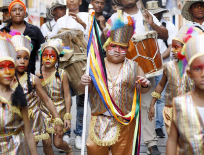 La danza de los indios Farotos y su gran cacique llamo mucho la atención por la alegría de los niños.