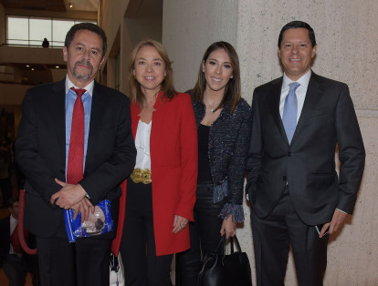 Gilberto Medina, Lizeth Arángo, Juanita Gómez y Juan Roberto Vargas.