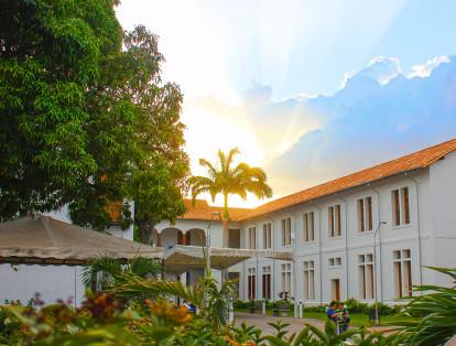 En el año 2000, cuando fue inaugurada su nueva sede, que constituía el antiguo edificio del Hospital San Juan de Dios de Cúcuta, esta biblioteca recibió el título como Bien de Interés Cultural de la Nación.