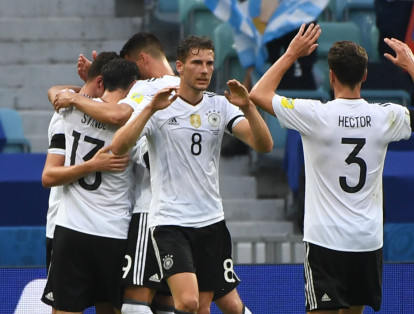 La selección de Alemania tiene 11'192.674 seguidores en sus redes sociales. En Facebook tiene 6'282.531, en Twitter tiene 3'172.344 y en Instagram tiene 1'737.799 seguidores.