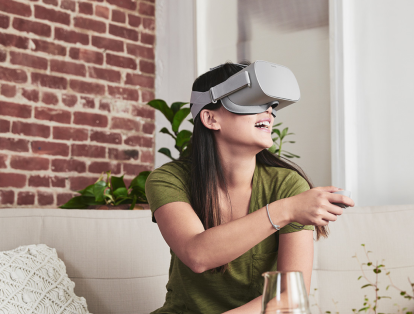 Oculus Go, son las nuevas gafas de realidad virtual de Facebook. Aunque su estreno oficial será en el 2018 ya se ha adelantado cómo será la experiencia que los usuarios tendrán al utilizarlas.
