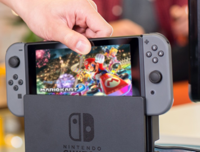 La séptima consola de videojuegos de Nintendo, el Nintendo Switch, es según 'Time' uno de las mejores creaciones del año. Esta consola ha cautivado al atención de los aficionados, pues trae consigo un dispositivo portátil que se puede llevar a cualquier lado y jugar.