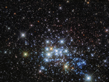 El telescopio espacial Hubbel, de la Nasa y Esa, captó la imagen de Westerlum 1, un supercúmulo de estrellas a 15.000 años luz de la vía láctea.