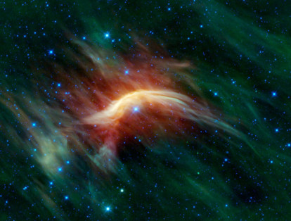 La estrella Zeta Ophiuchi produce una onda de arco interestelar. Es la tercera estrella más brillante de la constelación Ofiuco y 20 veces más grande que el Sol.