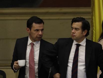 El presidente de la Cámara, Rodrigo Lara, junto al ministro del Interior Guillermo Rivera.